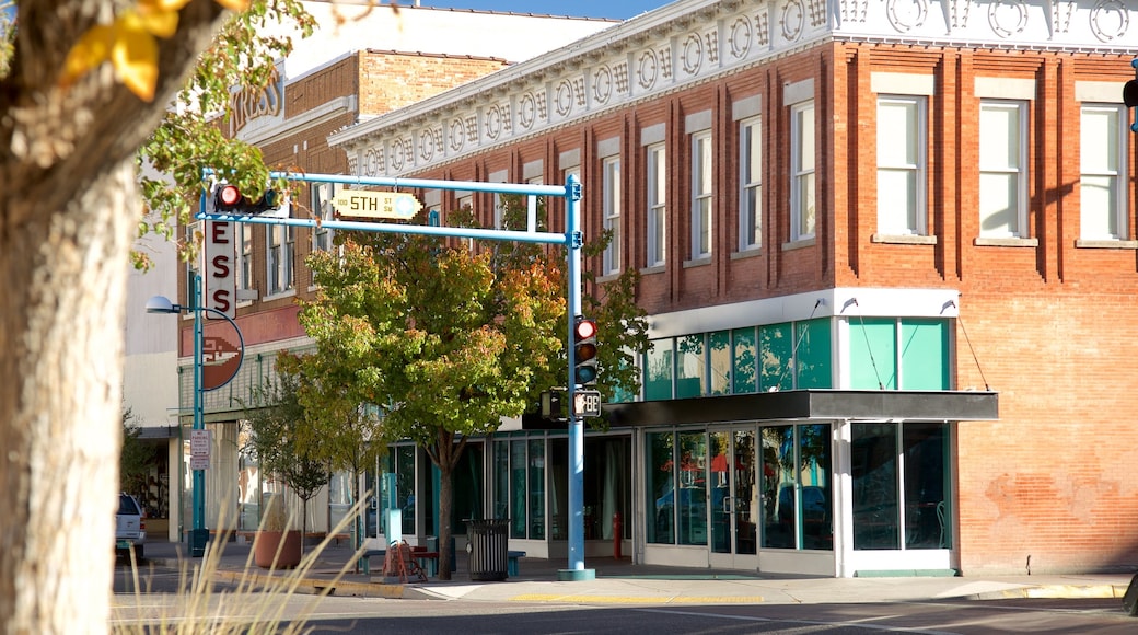 Albuquerque có tính năng cảnh đường phố