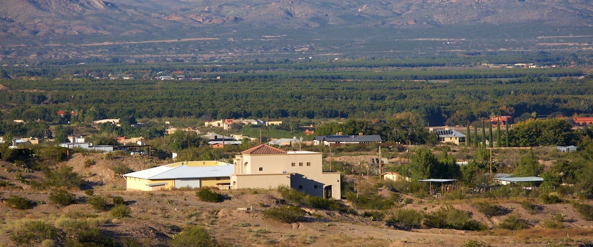 Las Cruces mostrando tierras de cultivo, vistas de paisajes y montañas