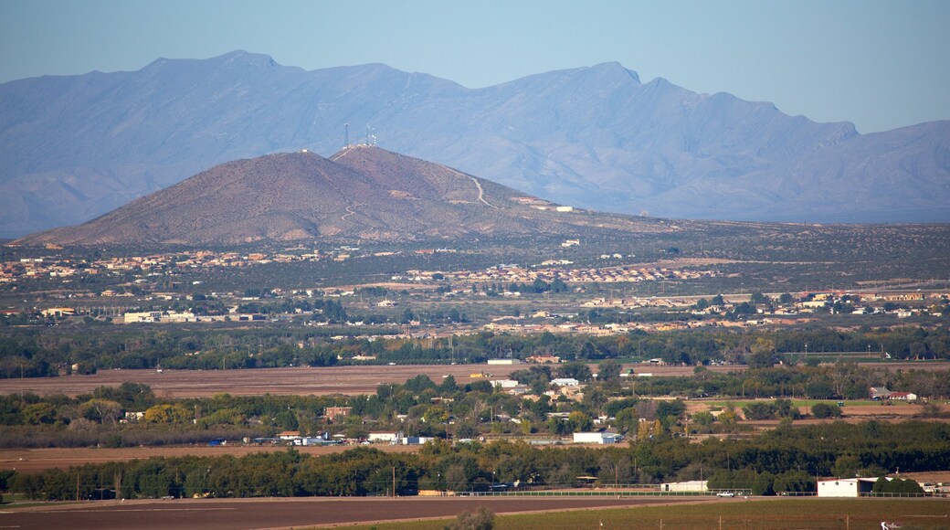 Las Cruces qui includes panoramas, montagnes et ferme