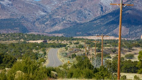 Espanola which includes tranquil scenes