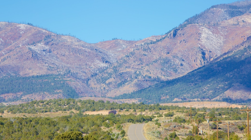 Espanola montrant scènes tranquilles et montagnes