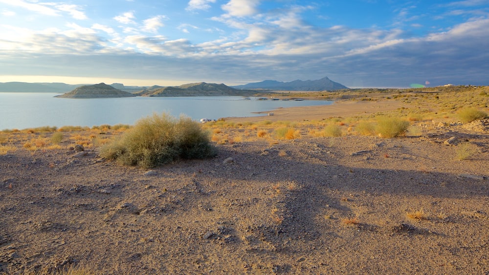 Elephant Butte showing a lake or waterhole and tranquil scenes