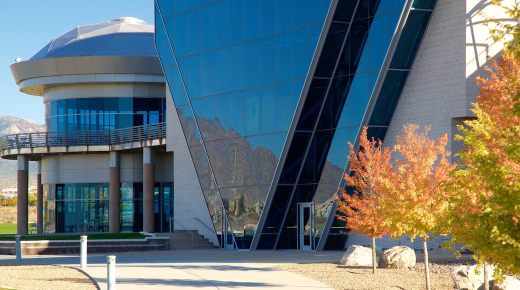 Anderson-Abruzzo Albuquerque International Balloon Museum which includes modern architecture