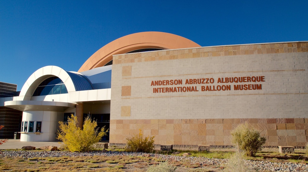 พิพิธภัณฑ์ Anderson-Abruzzo Albuquerque International Balloon เนื้อเรื่องที่ ป้าย