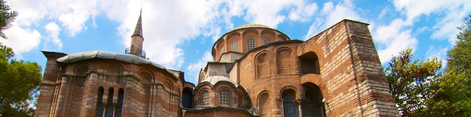 Eglise Saint-Sauveur-in-ChĂŽra montrant patrimoine historique