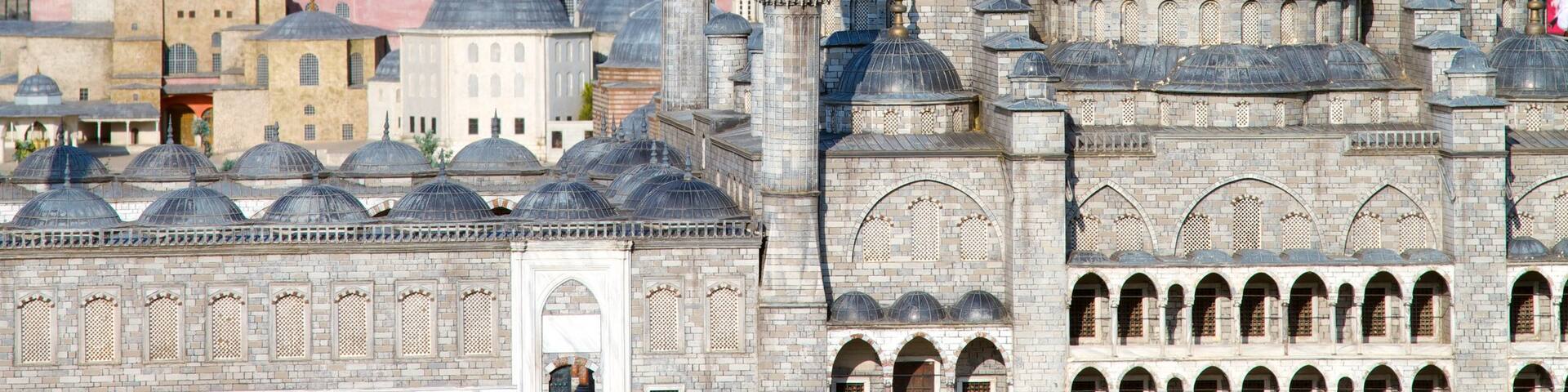 Miniaturk showing outdoor art and a garden