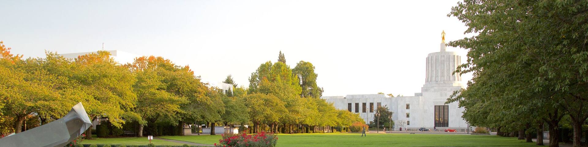 Oregon State Capitol qui includes parc
