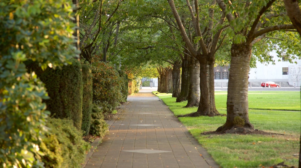 Oregon State Capitol featuring a park