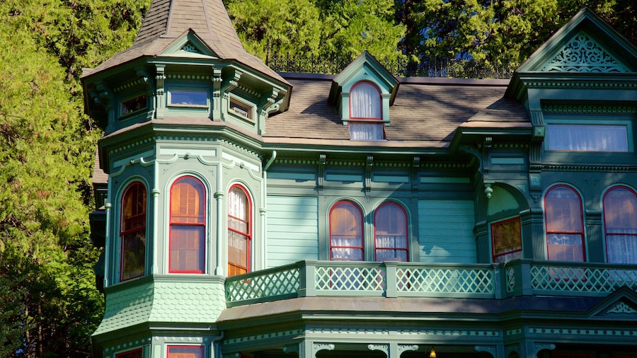 Museo Shelton McMurphey Johnson House