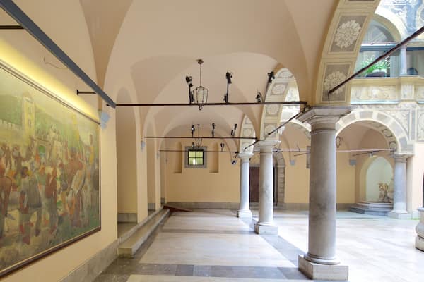 Ljubljana Town Hall featuring an administrative building and interior views