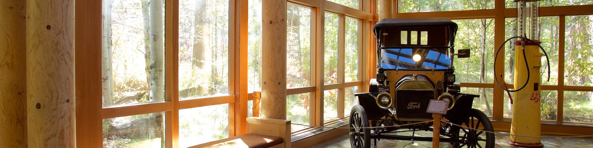 High Desert Museum showing interior views