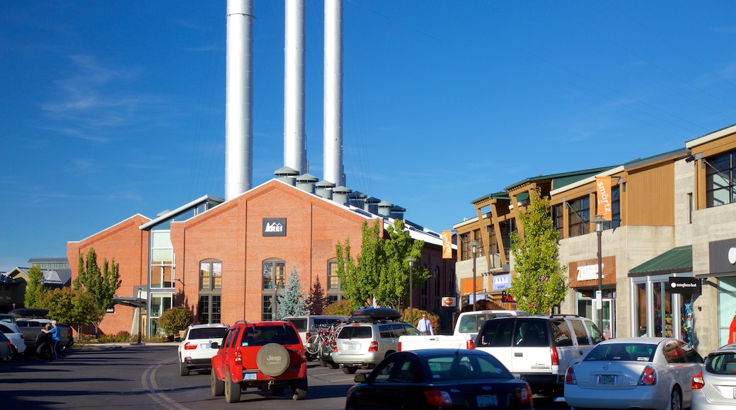 Old Mill District showing street scenes