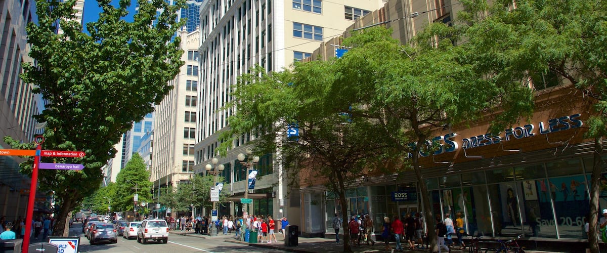 Downtown Seattle featuring street scenes and central business district