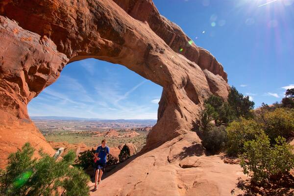 Partition Arch mettant en vedette vues du désert