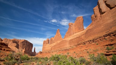 Parc national des Arches montrant vues du désert