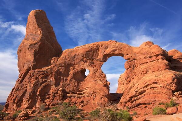 Arches Nationalpark welches beinhaltet ruhige Szenerie, Schlucht oder Canyon und Wüstenblick