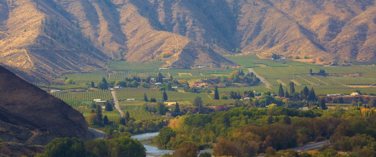 Wenatchee which includes a river or creek, tranquil scenes and mountains