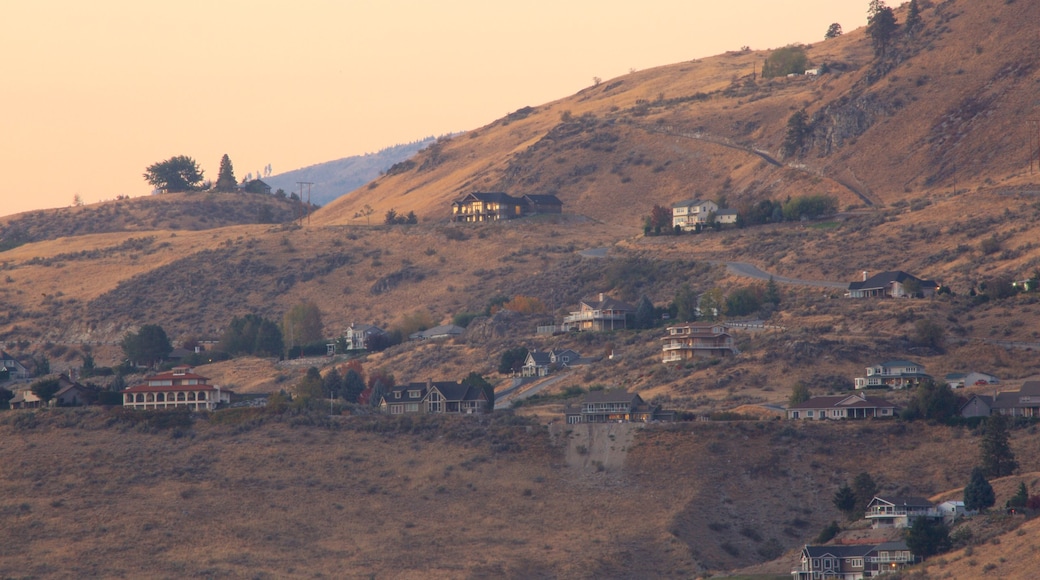 Lake Chelan showing tranquil scenes and a sunset