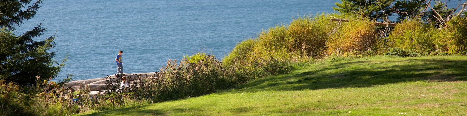 Coupeville which includes a bay or harbor, a park and island views