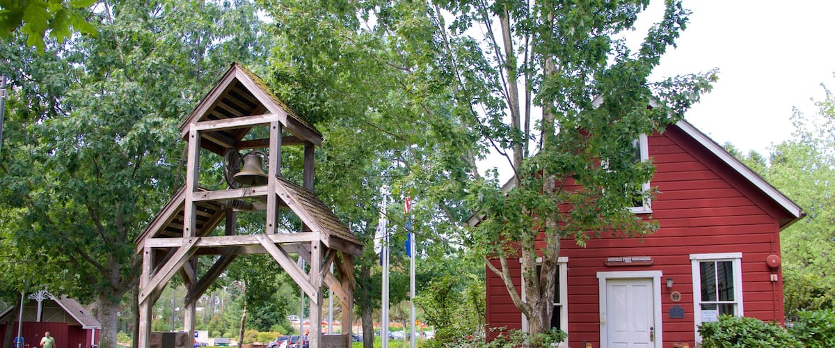 Park at Bothell Landing which includes a garden and heritage architecture