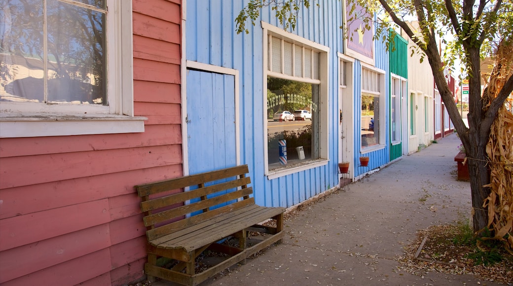 Escalante showing street scenes and heritage architecture