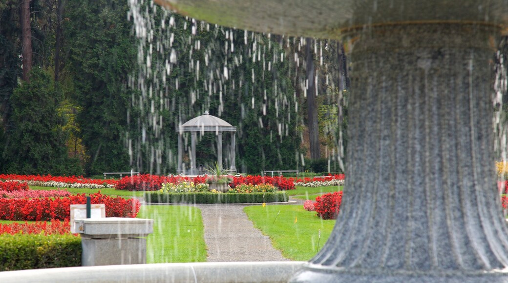 Manito Park which includes a fountain and a garden