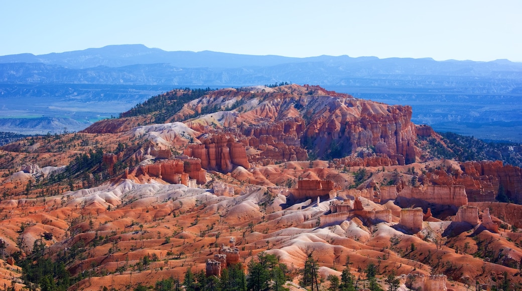 Sunrise Point which includes a gorge or canyon, tranquil scenes and desert views