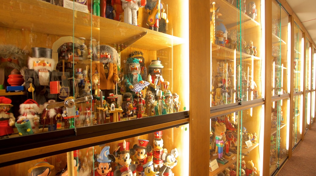 Leavenworth Nutcracker Museum mostrando vistas de interior