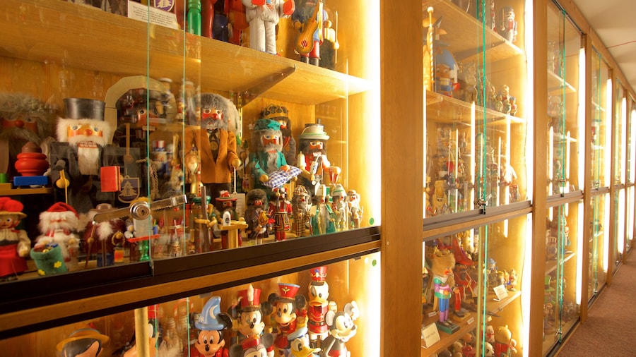 Leavenworth Nutcracker Museum mostrando vistas de interior