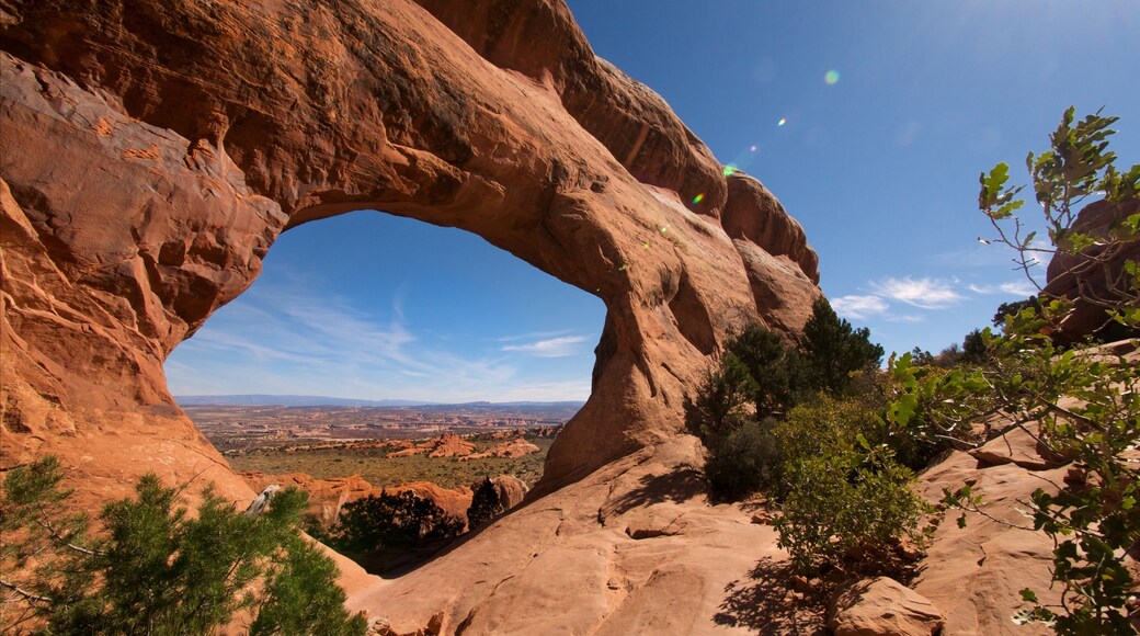 Partition Arch showing landscape views and tranquil scenes