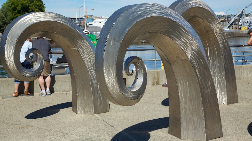 Hiram M. Chittenden Locks ofreciendo arte al aire libre