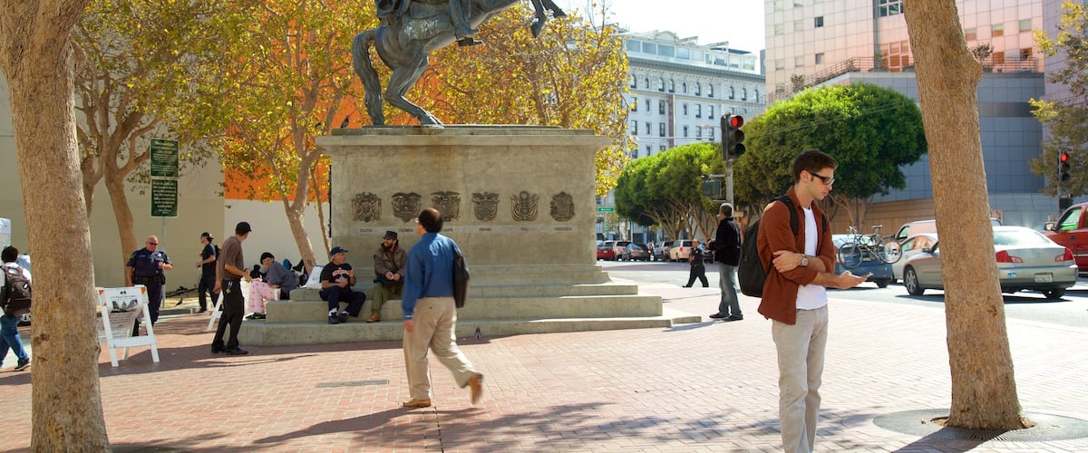 Civic Center showing a monument, street scenes and a city