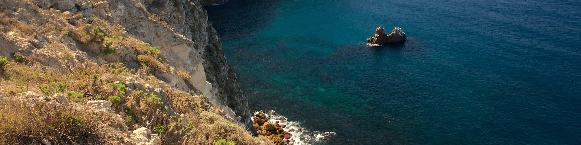 Channel Islands National Park mettant en vedette une riviĂšre ou un ruisseau et montagnes