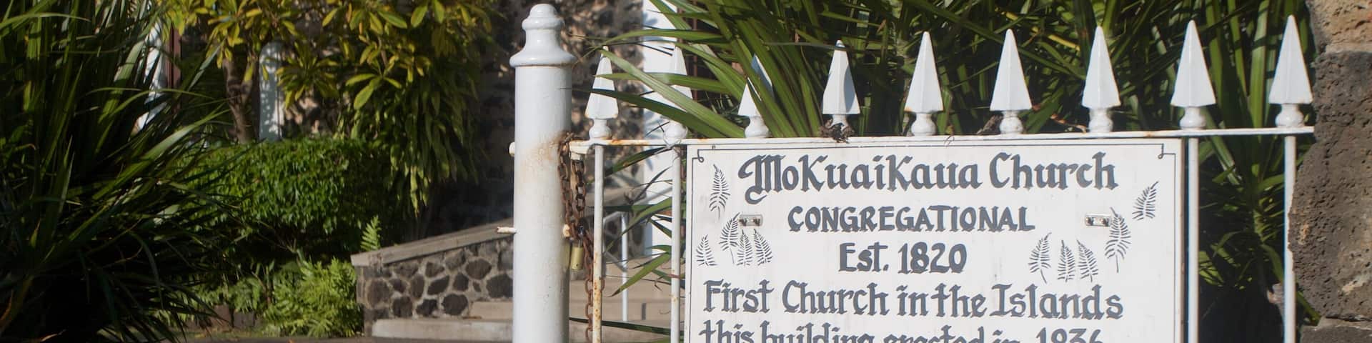 Iglesia de Mokuaikaua mostrando señalización