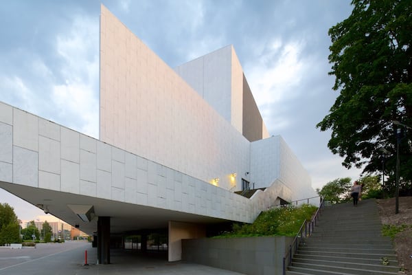 Finlandia Hall som viser moderne arkitektur