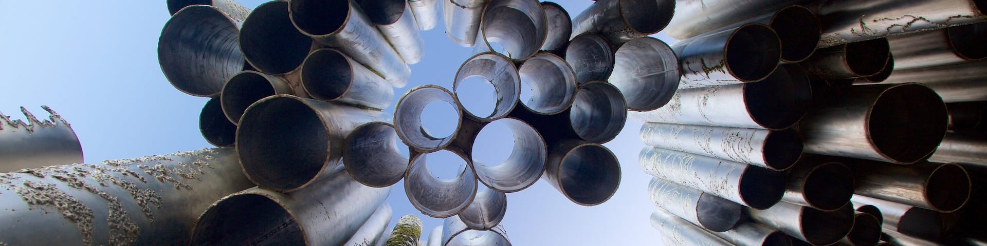 Sibelius Monument showing a garden and a statue or sculpture
