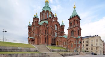 Katajanokka mostrando architettura d\'epoca e chiesa o cattedrale