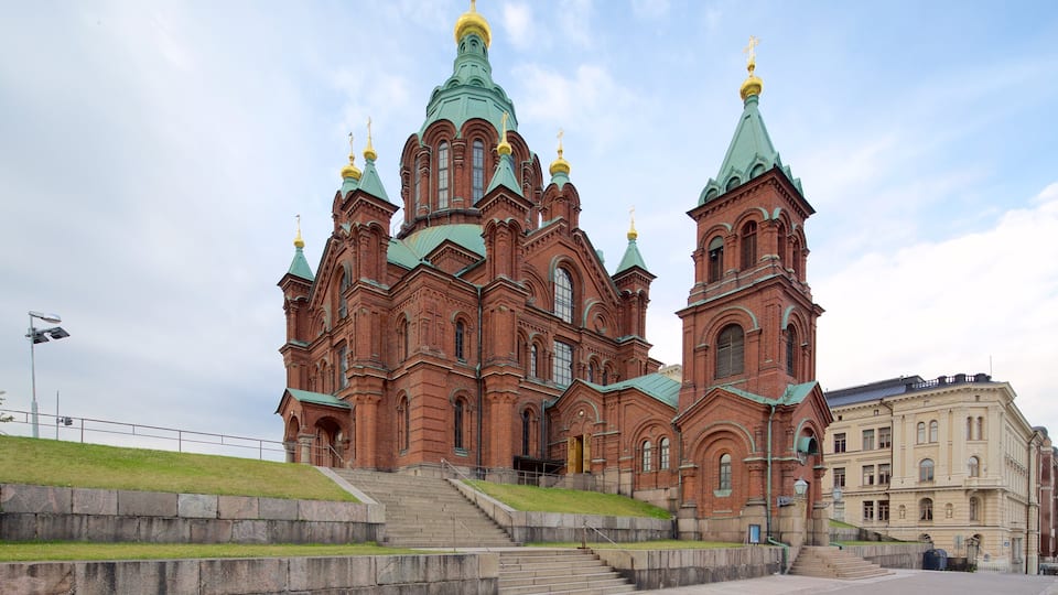 Katajanokka que incluye patrimonio de arquitectura y una iglesia o catedral