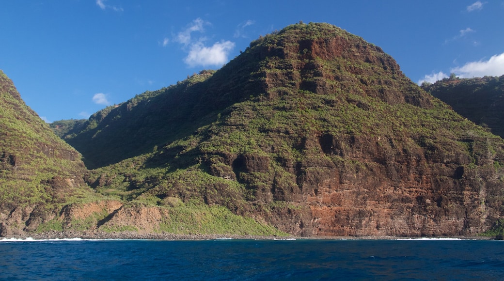 Kauai Island which includes island images, general coastal views and mountains
