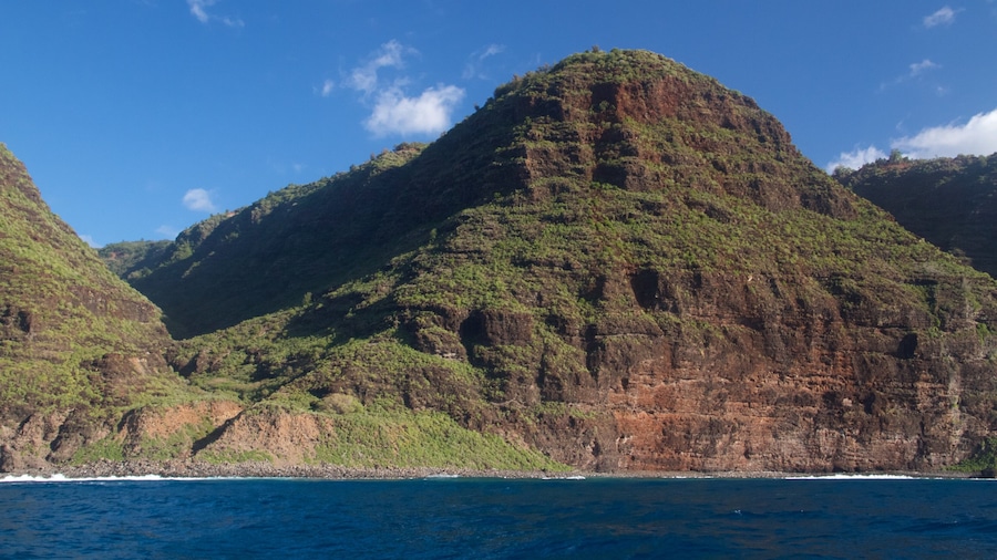 Kauai Island featuring mountains, general coastal views and island views