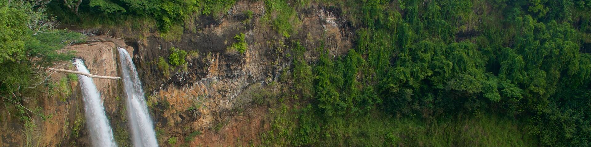 Wailua Falls featuring a waterfall