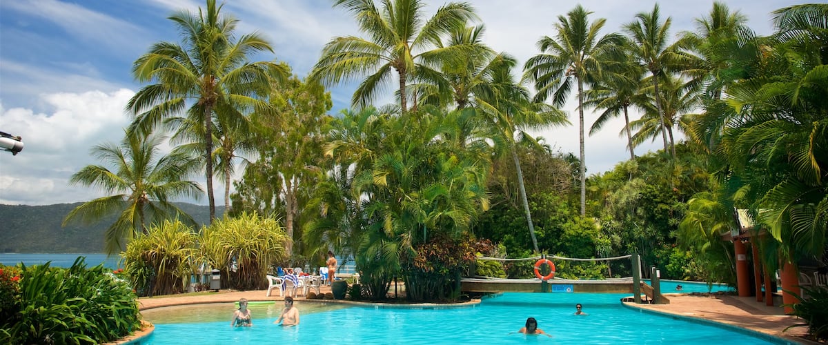 Daydream Island showing a luxury hotel or resort, swimming and a pool