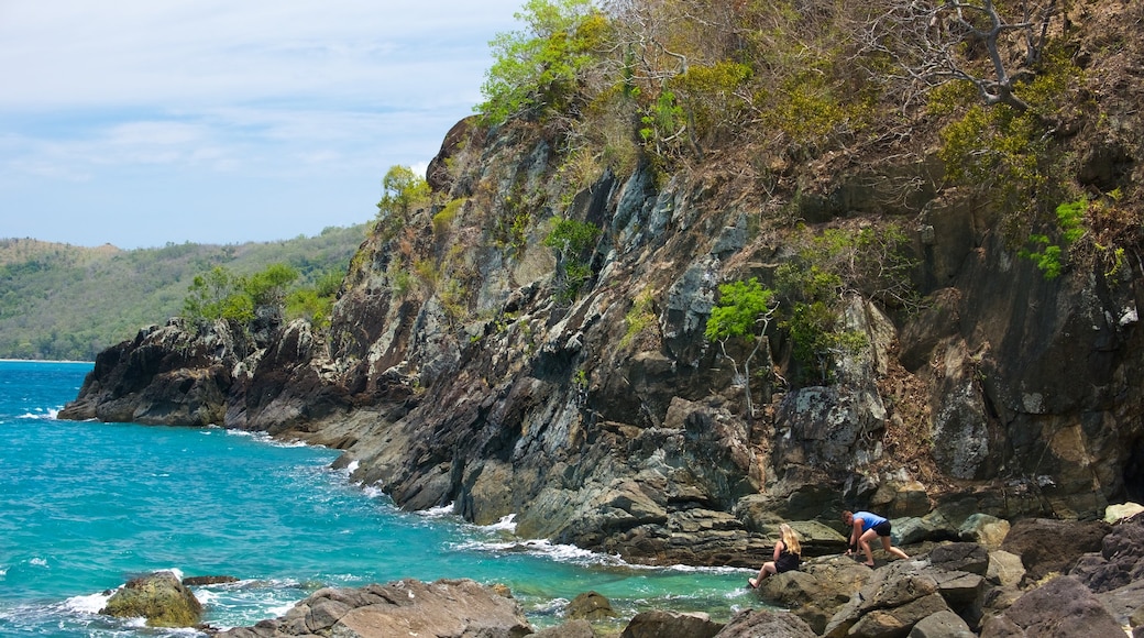 Lovers Cove featuring rugged coastline and general coastal views