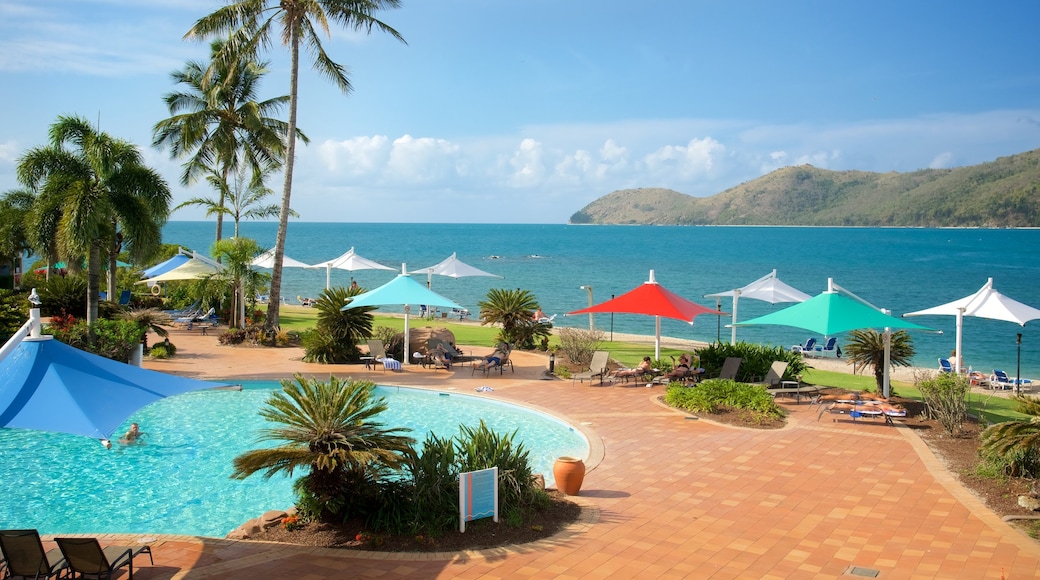 Daydream Island Rejuvenation Day Spa featuring general coastal views and a pool