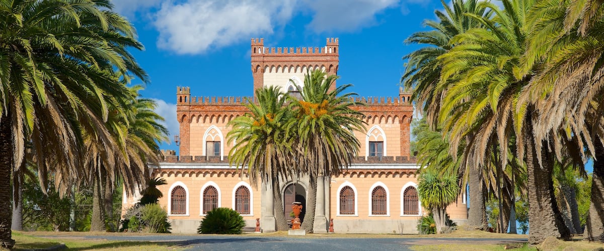 Piriapolis featuring château or palace