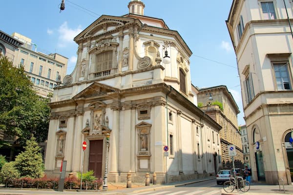 Milan qui includes patrimoine architectural, église ou cathédrale et scÚnes de rue