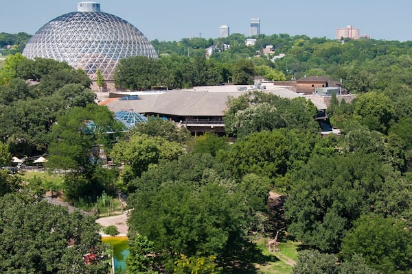 Henry Doorly Zoo featuring zoo animals