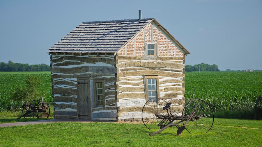 Southeast Nebraska featuring tranquil scenes, heritage architecture and a house