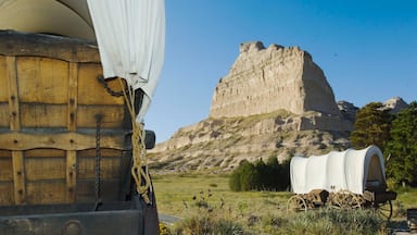 Scottsbluff showing tranquil scenes and mountains