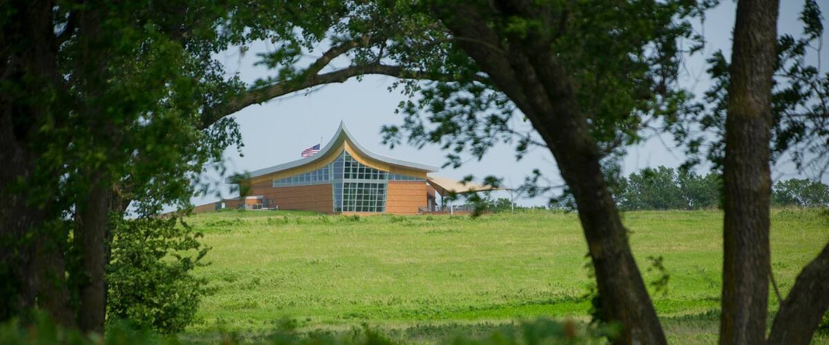 Southeast Nebraska mit einem moderne Architektur und Park
